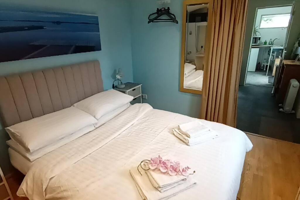 Private Suite In Oxfordshire, A40 Witney Exteriör bild