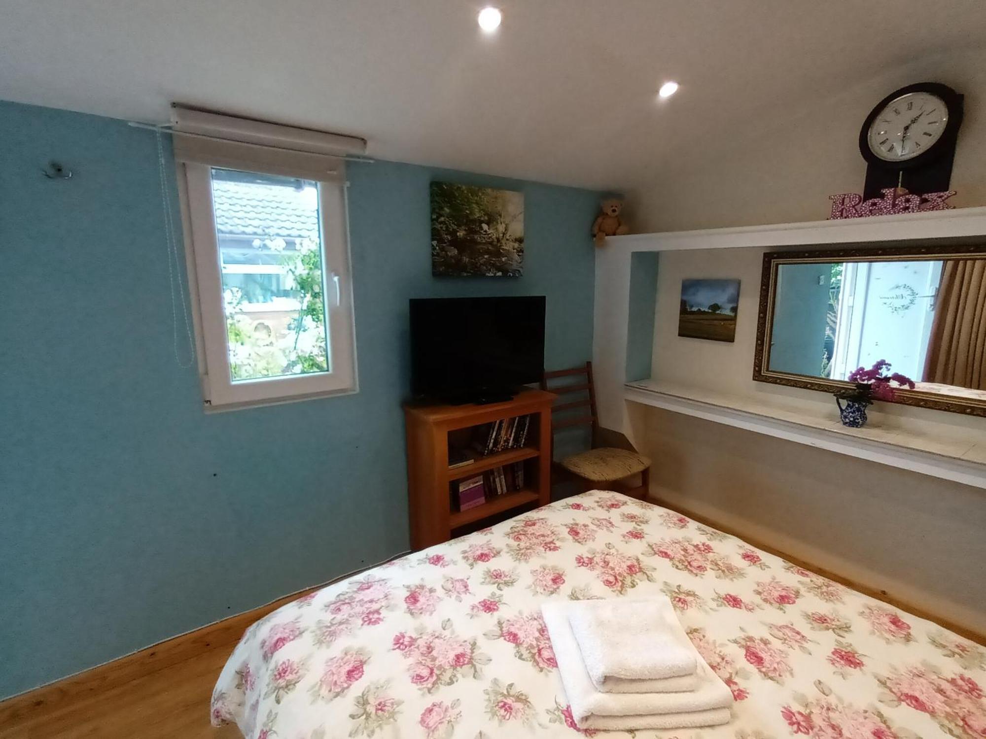 Private Suite In Oxfordshire, A40 Witney Exteriör bild